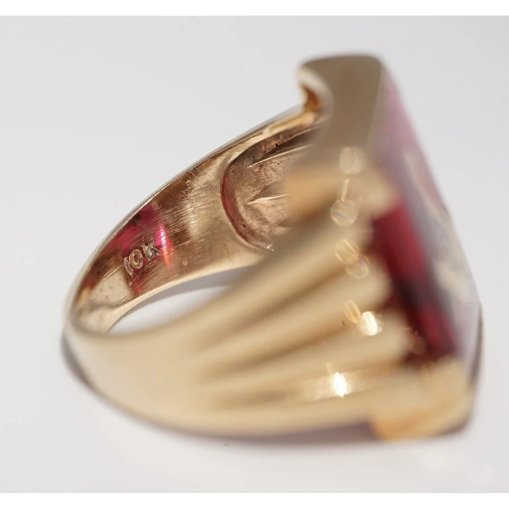 Men's Vintage 10k Solid Yellow Gold Man‎ Made Ruby Masonic Ring - Size 7 7.49g
